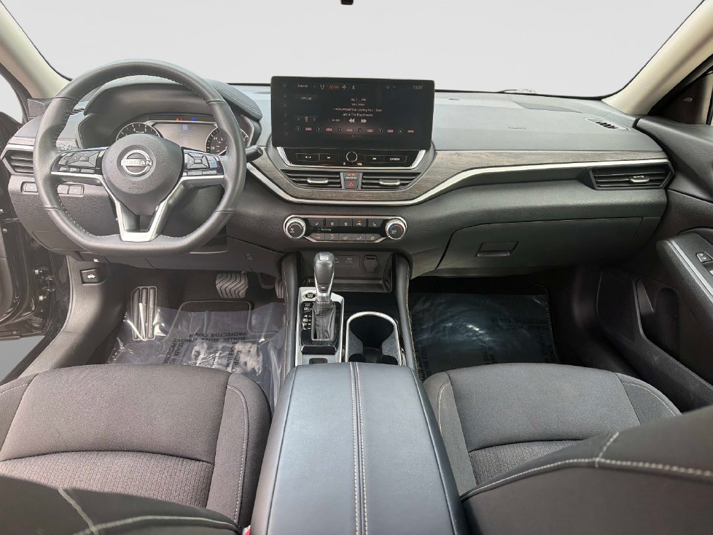 Used 2024 Nissan Altima 2.5 SV w/ SV Premium Package AWD/4WD image 17