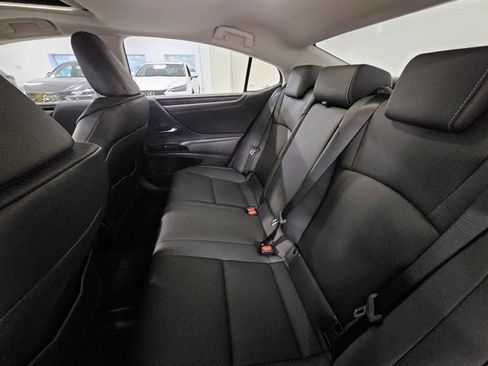 Used 2022 Lexus ES 300h w/ Premium Package image 13