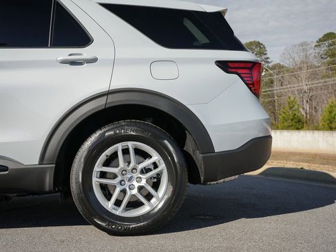 New 2026 Ford Explorer Active image 6