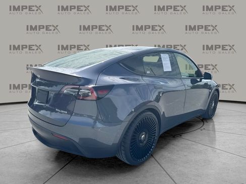 Used 2022 Tesla Model Y Performance AWD/4WD image 3