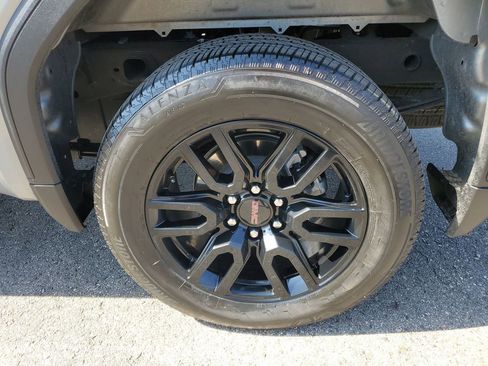 Used 2025 GMC Sierra 1500 Elevation image 31