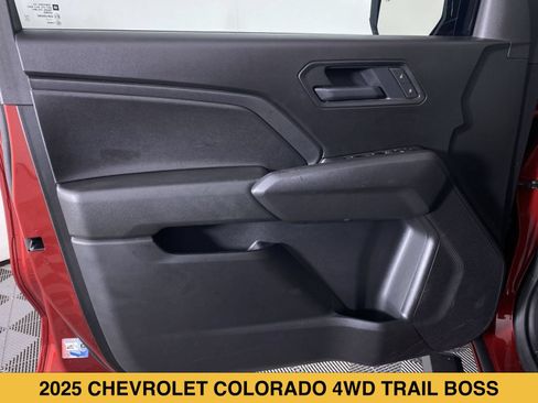 Certified 2025 Chevrolet Colorado Trail Boss AWD/4WD image 12