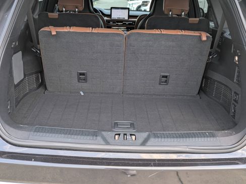 Used 2020 Lincoln Aviator Reserve w/ Equipment Group 202A image 9