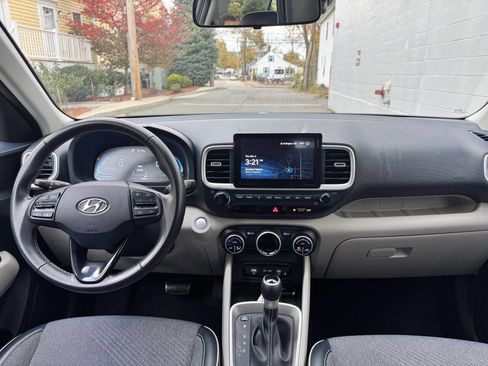 Used 2023 Hyundai Venue Limited w/ Cargo Package image 32