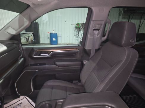 Used 2024 Chevrolet Silverado 1500 RST w/ Z71 Off-Road Package AWD/4WD image 11