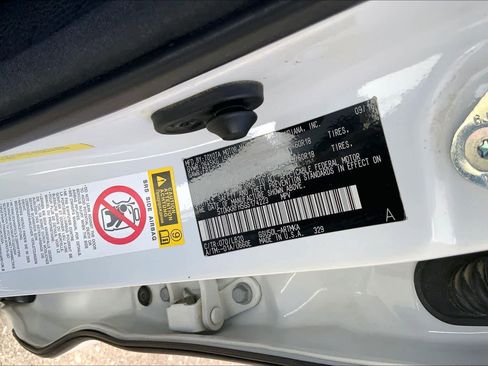 Used 2016 Toyota Highlander XLE image 33