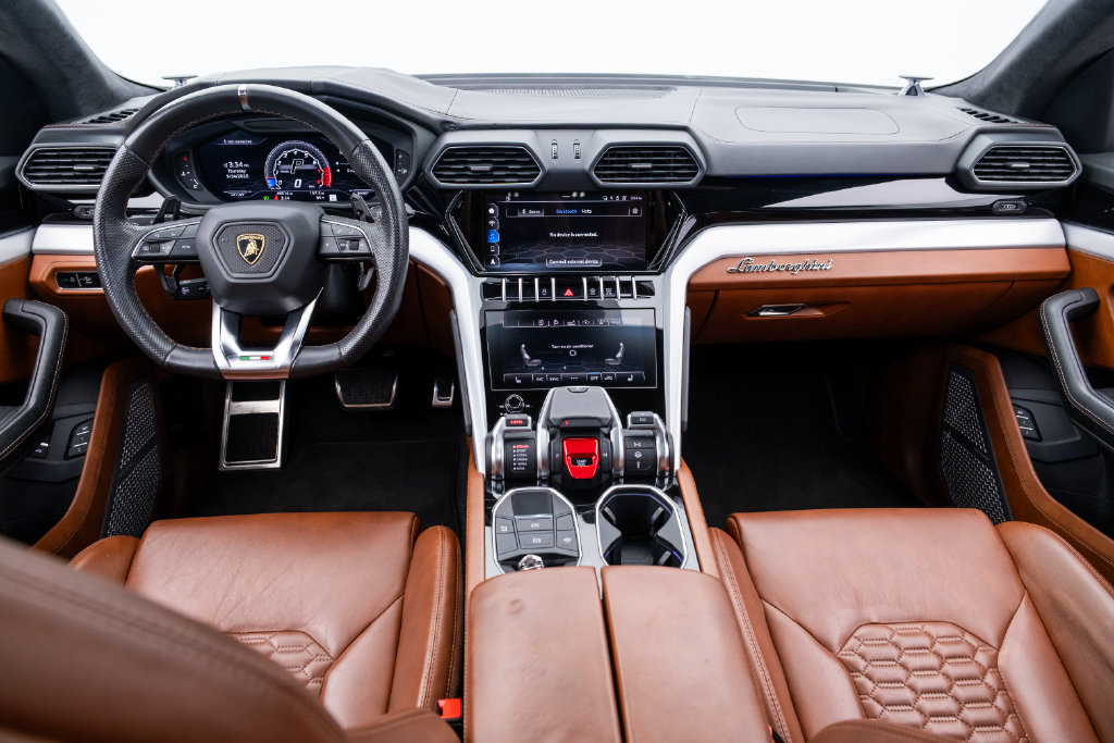 Used 2020 Lamborghini Urus AWD/4WD image 34
