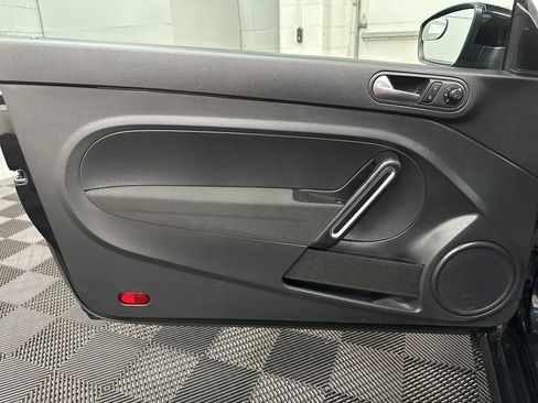 Used 2018 Volkswagen Beetle 2.0T SE image 17