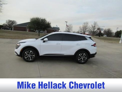 Used 2024 Kia Sportage EX image 4