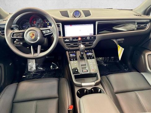 Used 2026 Porsche Macan AWD/4WD image 21