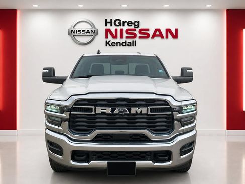 Used 2025 RAM 2500 Big Horn AWD/4WD image 5