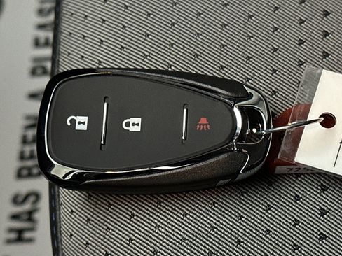 Used 2025 Chevrolet Trax LT w/ LT Convenience Package image 35