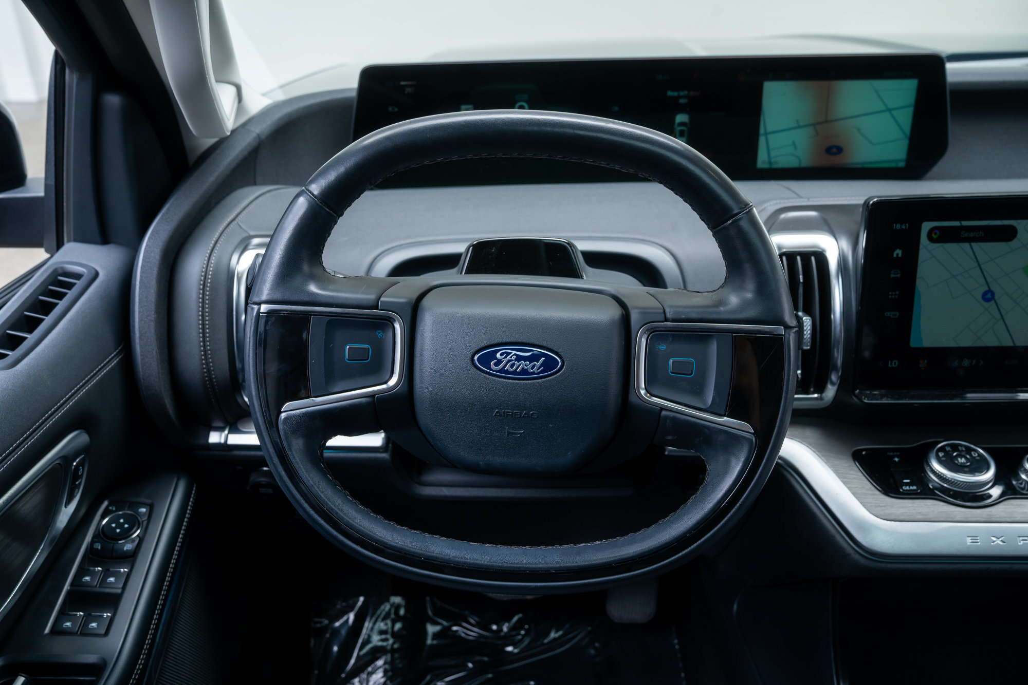 Used 2025 Ford Expedition Platinum AWD/4WD image 11