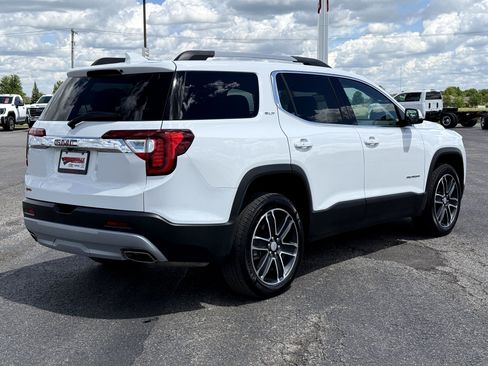 Used 2023 GMC Acadia SLT w/ Preferred Package AWD/4WD image 3