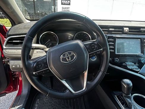 Used 2018 Toyota Camry XLE FWD image 7