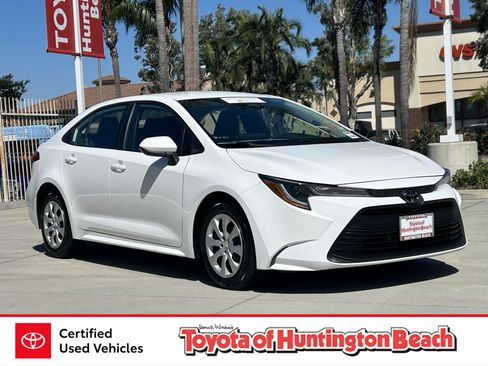 Certified 2025 Toyota Corolla LE FWD image 1