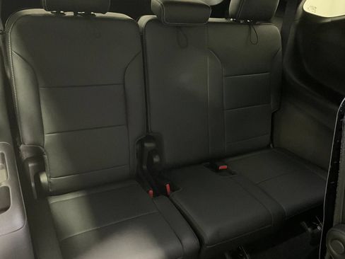 Used 2026 Chevrolet Traverse LT w/ Driver Confidence Package AWD/4WD image 26