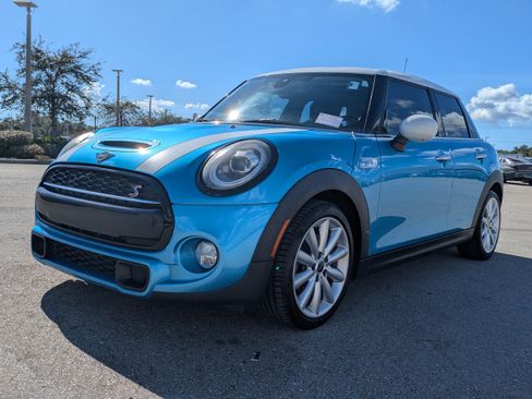 Used 2019 MINI Cooper S w/ Premium Package image 9