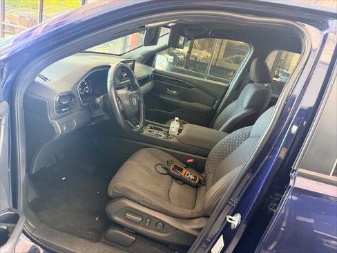 Used 2025 Honda Pilot Sport image 24
