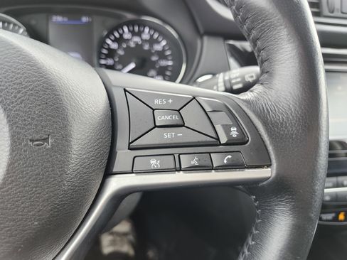 Used 2018 Nissan Rogue SL w/ Premium Package FWD image 35