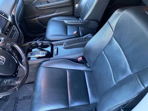 Used 2018 Honda Pilot Touring image 11