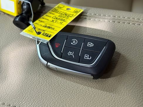 Certified 2025 Cadillac XT4 Premium Luxury image 33