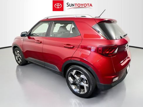 Used 2025 Hyundai Venue SEL FWD image 6