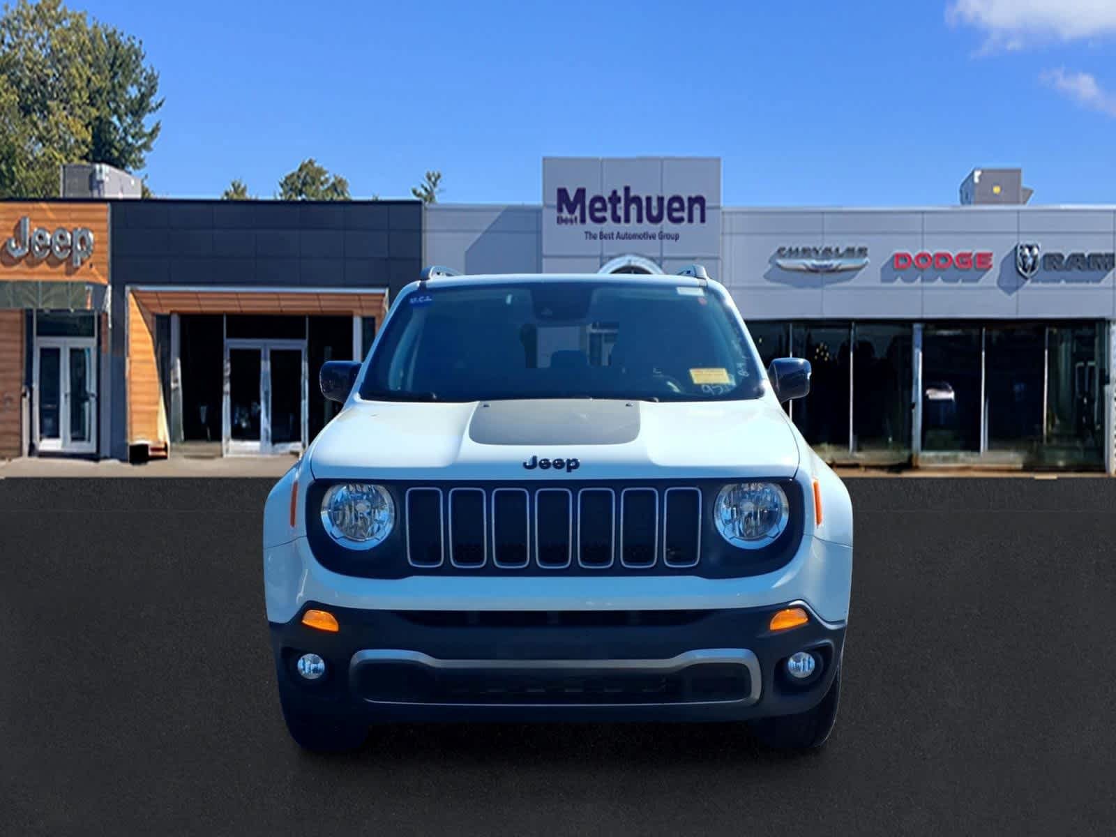 Used 2023 Jeep Renegade Latitude AWD/4WD image 8