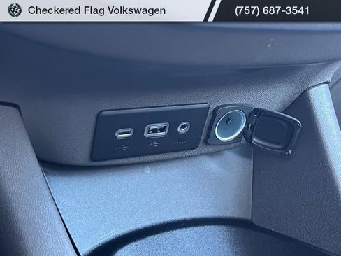 Used 2023 Chevrolet Malibu LS image 39