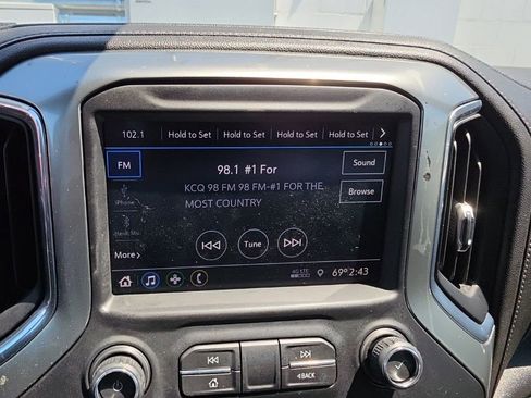 Used 2021 Chevrolet Silverado 1500 LT AWD/4WD image 13