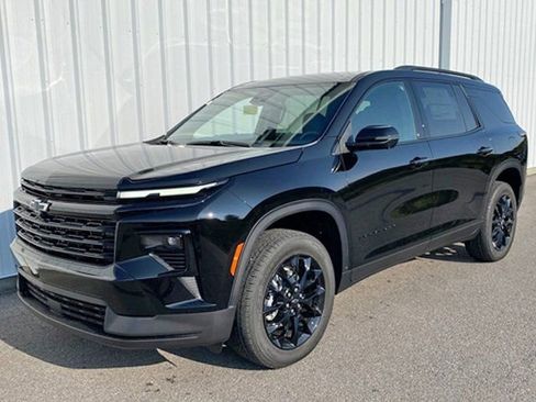 New 2026 Chevrolet Traverse LT w/ Midnight/Sport Edition image 3