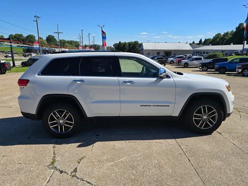 Used 2017 Jeep Grand Cherokee Limited AWD/4WD image 2