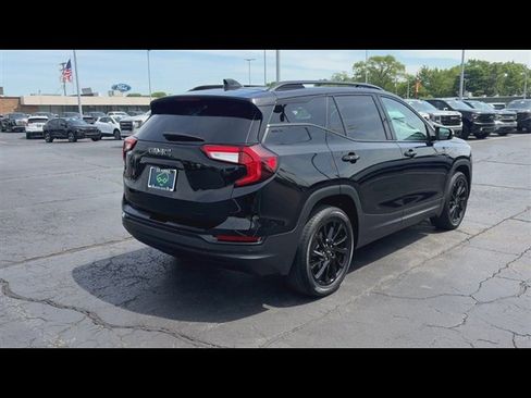 Used 2023 GMC Terrain SLT w/ Tech Package AWD/4WD image 8