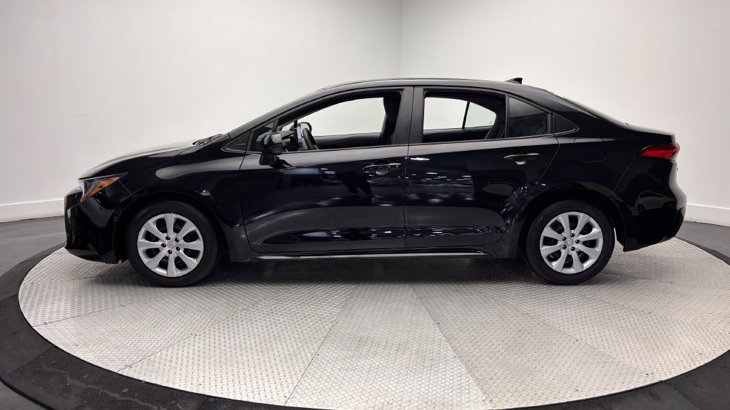 Used 2024 Toyota Corolla LE FWD image 4