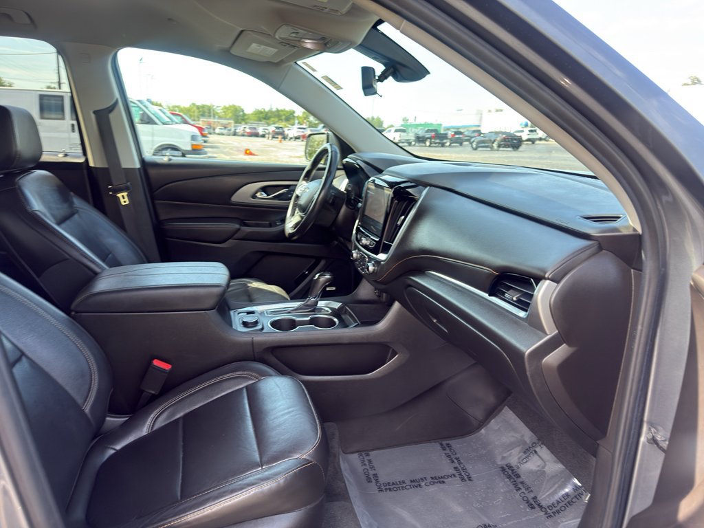 Used 2020 Chevrolet Traverse LT w/ LT Premium Package FWD image 28