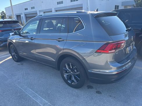 Certified 2022 Volkswagen Tiguan SE image 5