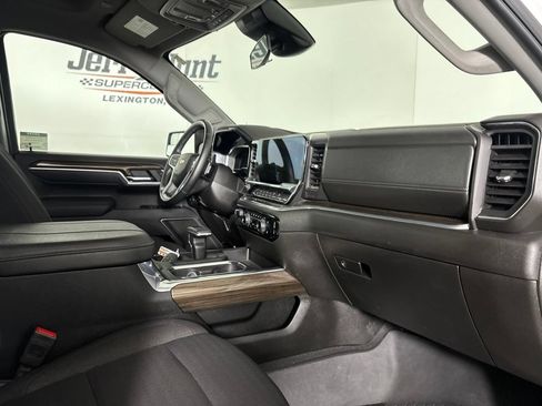 Used 2025 Chevrolet Silverado 1500 LT AWD/4WD image 29
