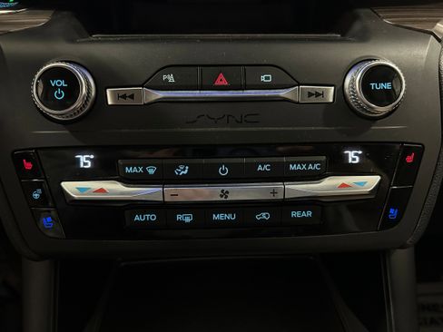 Used 2020 Ford Explorer Limited image 9