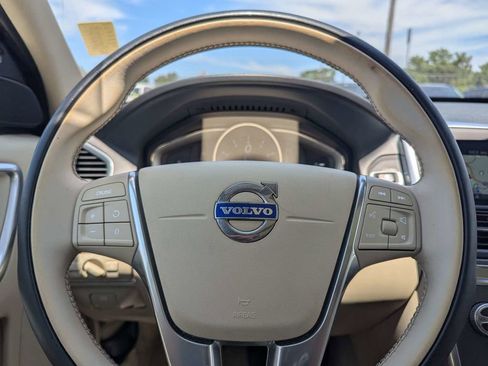 Used 2016 Volvo XC60 T5 Premier w/ Proximity Package FWD image 28