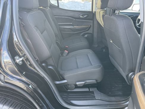 Used 2023 GMC Acadia SLE w/ Driver Convenience Package image 23