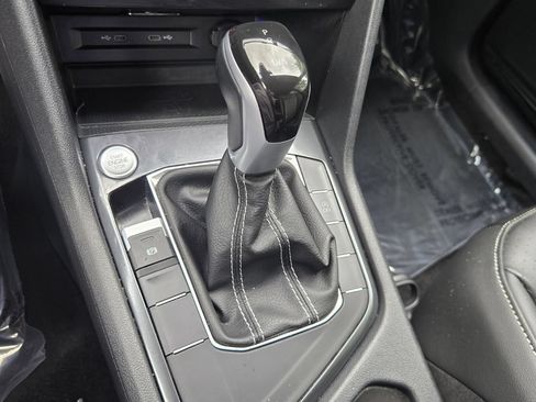 Used 2024 Volkswagen Tiguan SE FWD image 18