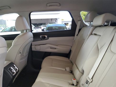 Certified 2025 Kia Sorento S image 14