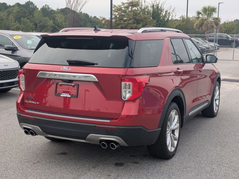 Used 2022 Ford Explorer Platinum w/ Equipment Group 601A RWD image 2