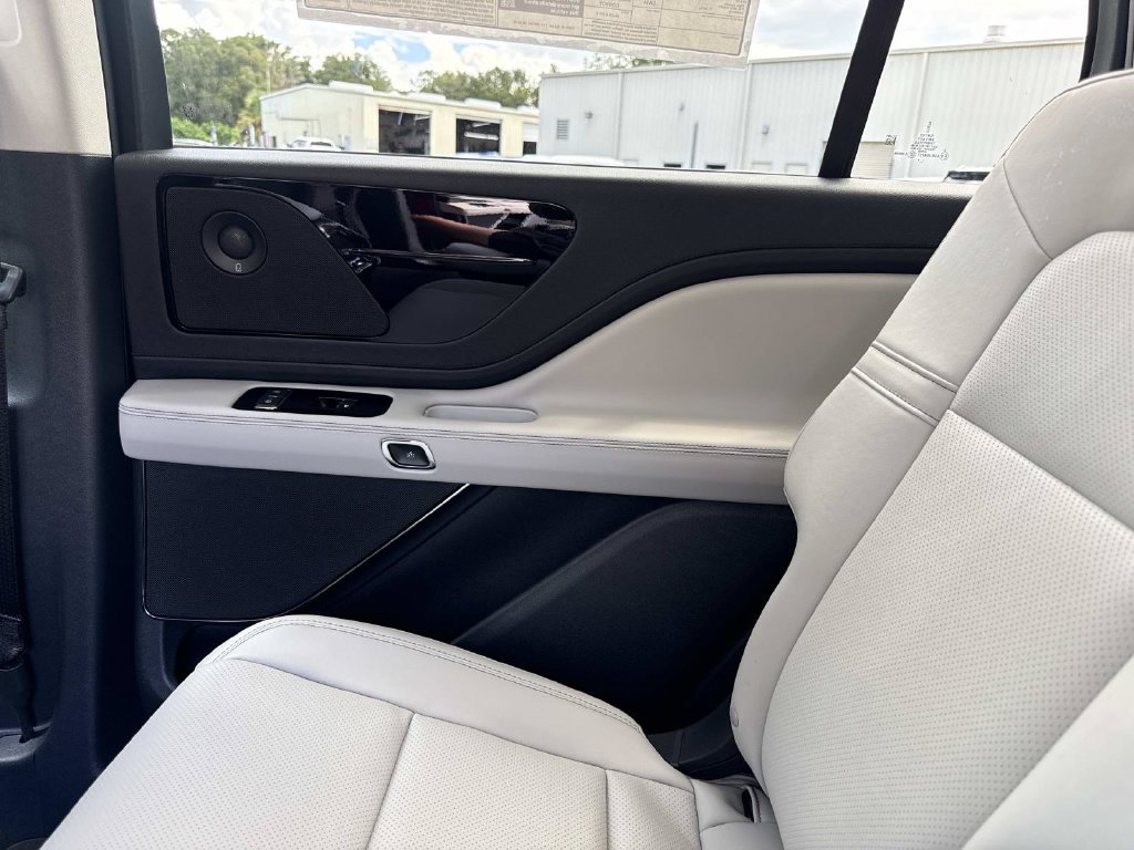 New 2027 Lincoln Aviator 2WD image 15