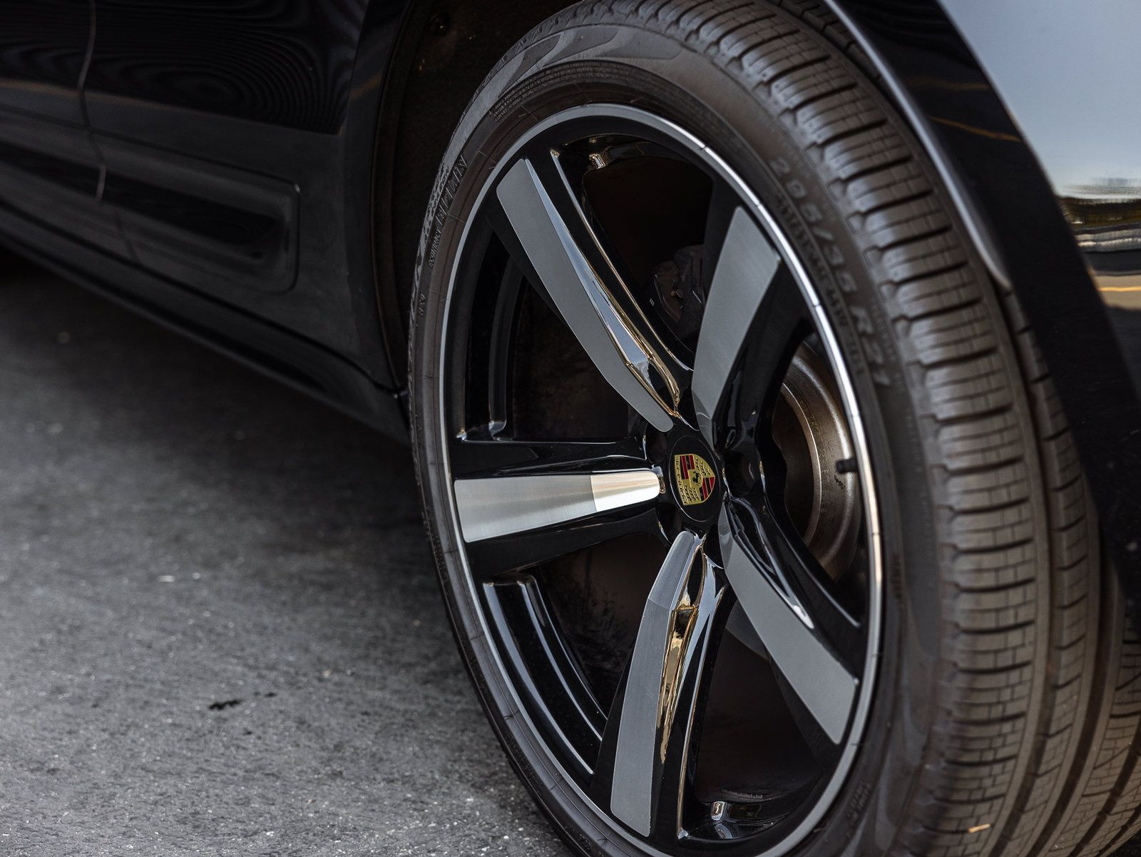 Certified 2026 Porsche Macan Turbo AWD/4WD image 28