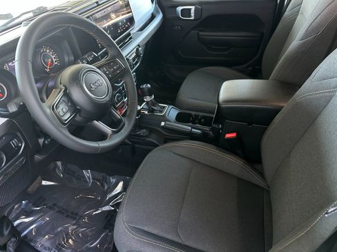 Used 2024 Jeep Wrangler Unlimited Sport AWD/4WD image 9