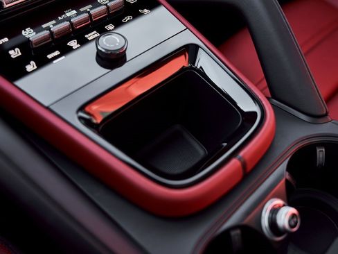 Used 2024 Porsche Cayenne Coupe image 64