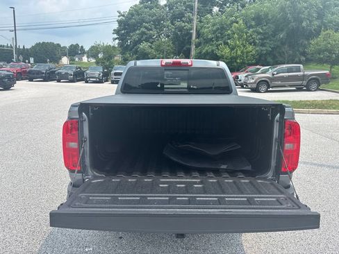 Used 2021 Chevrolet Colorado Z71 w/ Safety Package AWD/4WD image 7