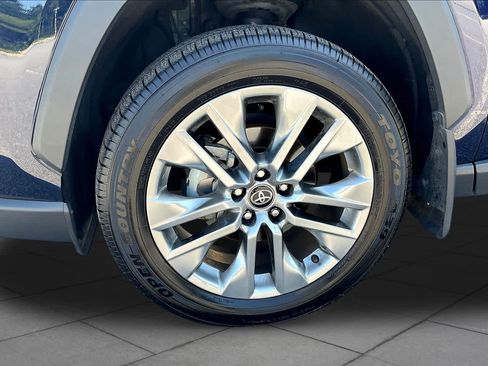 Used 2025 Toyota RAV4 XLE Premium FWD image 11