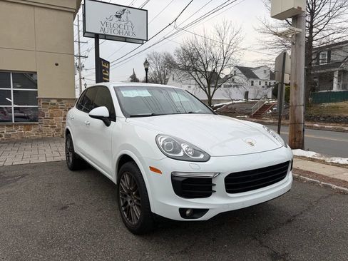 Used 2017 Porsche Cayenne Platinum Edition image 1
